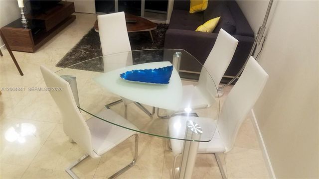 1060 Brickell Ave 2411, Miami, FL 33131