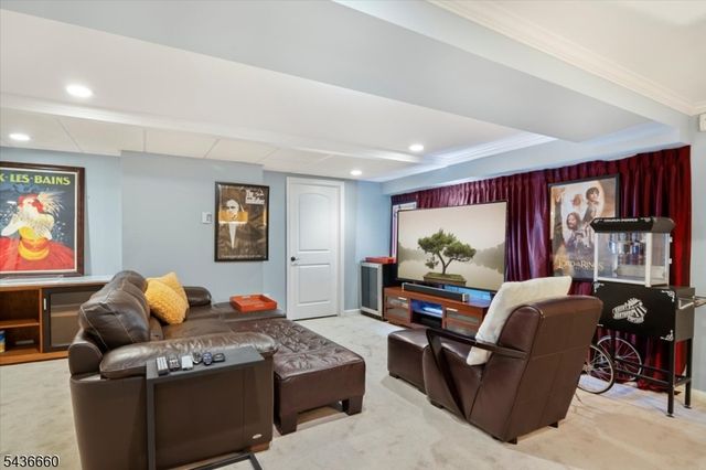 12 Longell Dr, Wayne Twp., NJ 07470