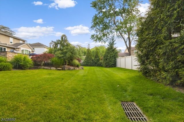 12 Longell Dr, Wayne Twp., NJ 07470