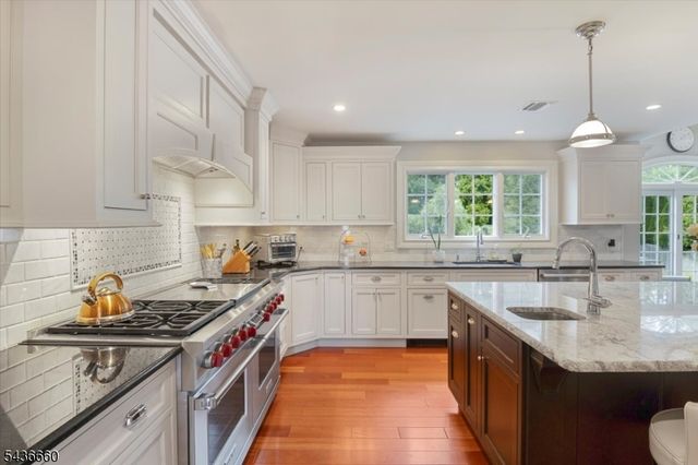 12 Longell Dr, Wayne Twp., NJ 07470