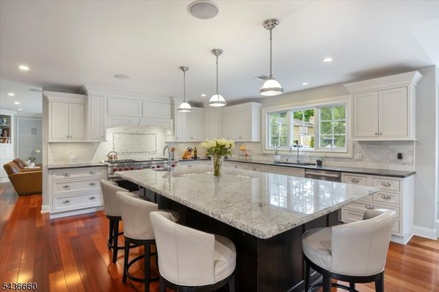 12 Longell Dr, Wayne Twp., NJ 07470