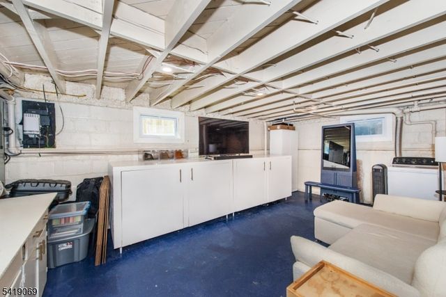 68 Newman Ave, Verona Twp., NJ 07044