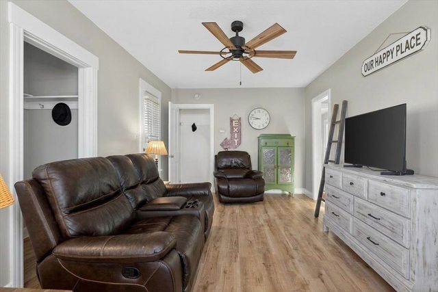 1012 Central Avenue, Evansdale, IA 50707