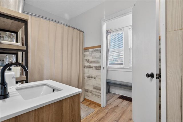 1012 Central Avenue, Evansdale, IA 50707