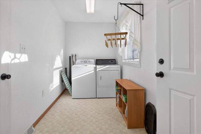 1012 Central Avenue, Evansdale, IA 50707