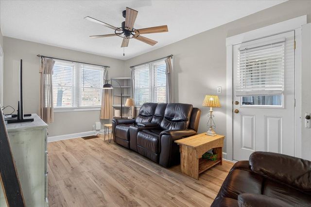 1012 Central Avenue, Evansdale, IA 50707