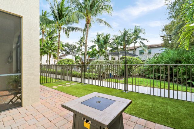 4558 Mediterranean Circle, Palm Beach Gardens, FL 33418