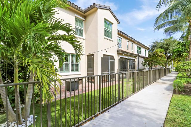 4558 Mediterranean Circle, Palm Beach Gardens, FL 33418