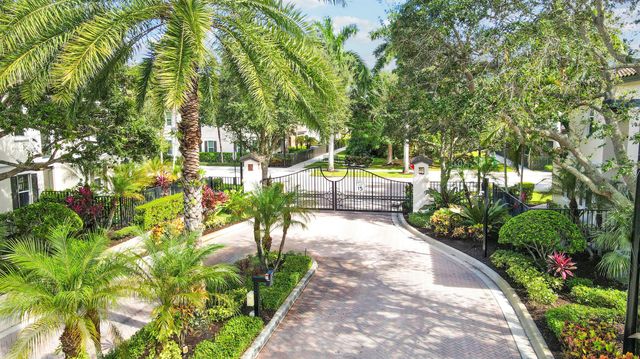 4558 Mediterranean Circle, Palm Beach Gardens, FL 33418