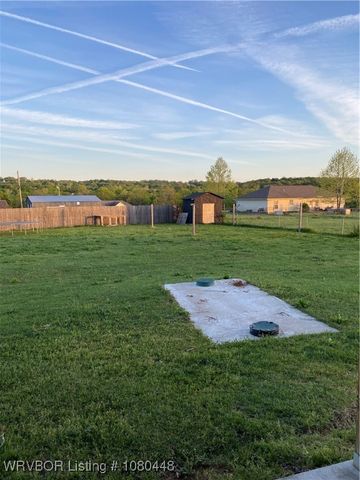 1111 Bluebird Drive, Cedarville, AR 72932