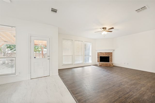600 Sunfish Drive, Crowley, TX 76036