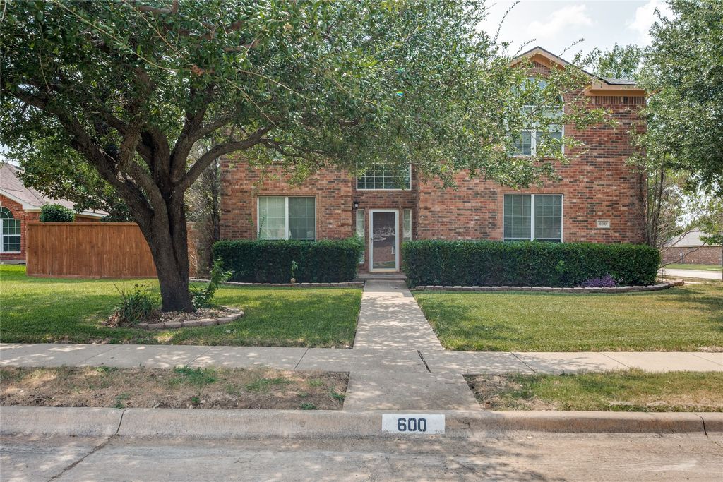 600 Sunfish Drive, Crowley, TX 76036