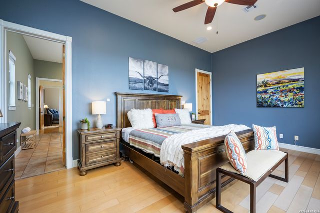 800 High Oaks, Canyon Lake, TX 78133