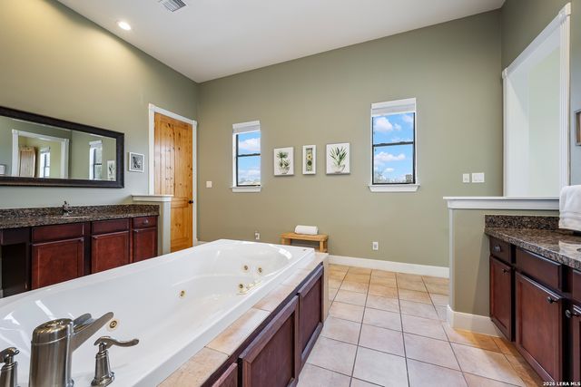 800 High Oaks, Canyon Lake, TX 78133