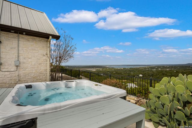 800 High Oaks, Canyon Lake, TX 78133