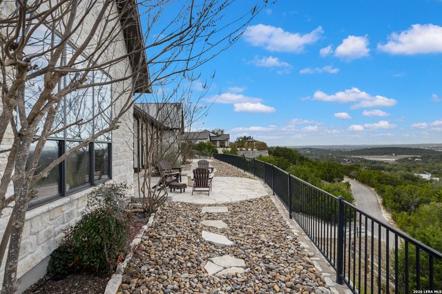 800 High Oaks, Canyon Lake, TX 78133