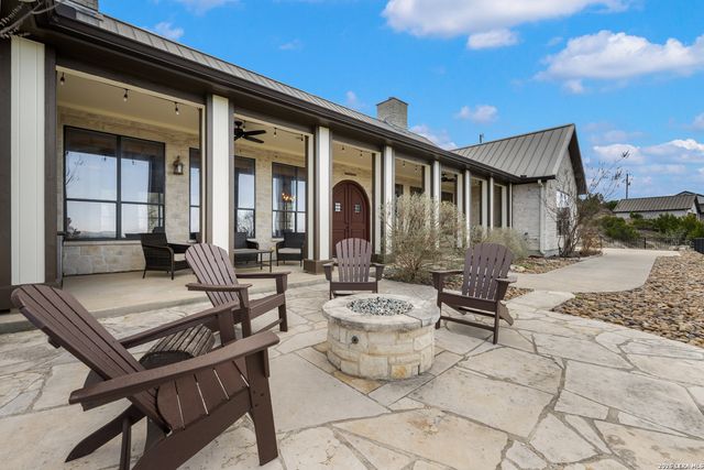 800 High Oaks, Canyon Lake, TX 78133