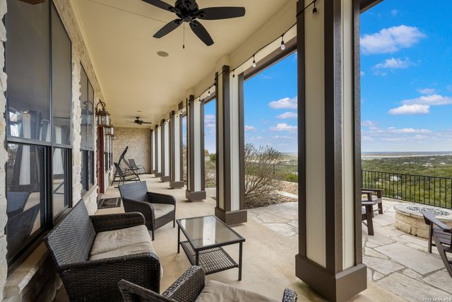 800 High Oaks, Canyon Lake, TX 78133