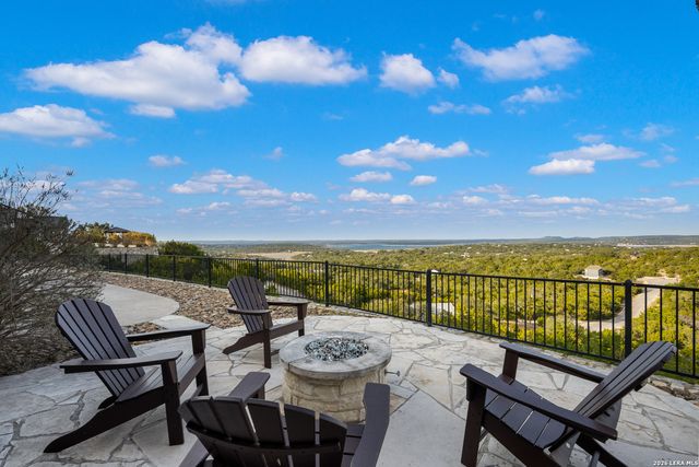 800 High Oaks, Canyon Lake, TX 78133