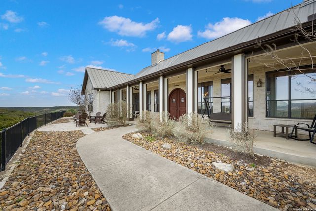 800 High Oaks, Canyon Lake, TX 78133