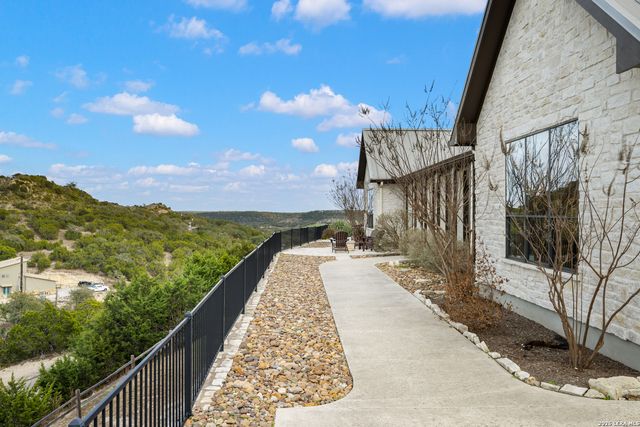 800 High Oaks, Canyon Lake, TX 78133
