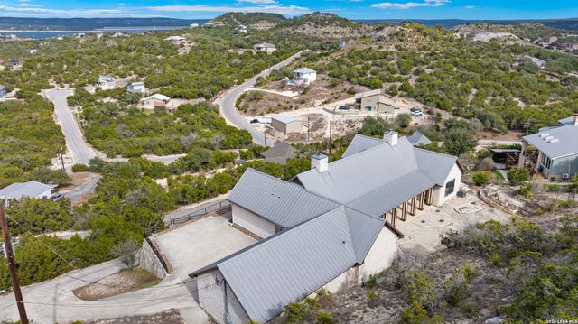 800 High Oaks, Canyon Lake, TX 78133