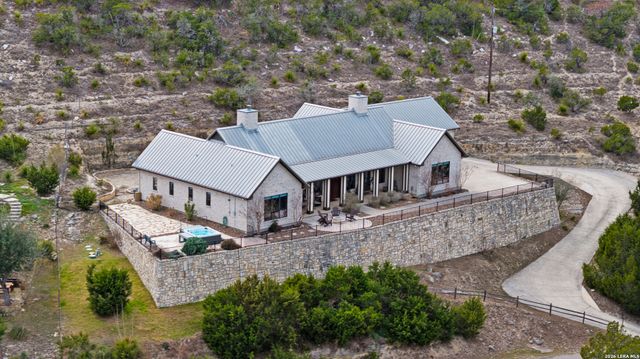 800 High Oaks, Canyon Lake, TX 78133