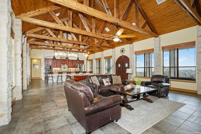 800 High Oaks, Canyon Lake, TX 78133