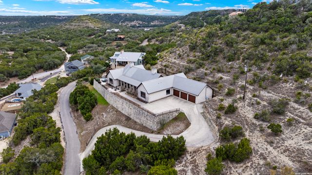 800 High Oaks, Canyon Lake, TX 78133
