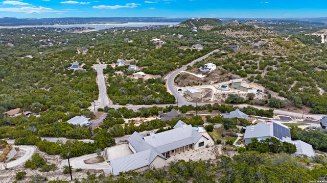 800 High Oaks, Canyon Lake, TX 78133
