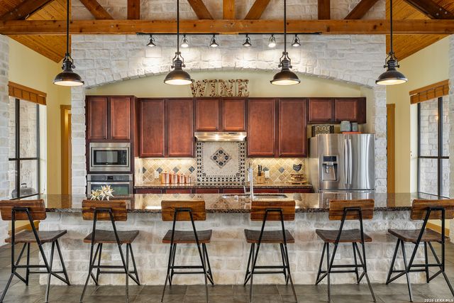 800 High Oaks, Canyon Lake, TX 78133