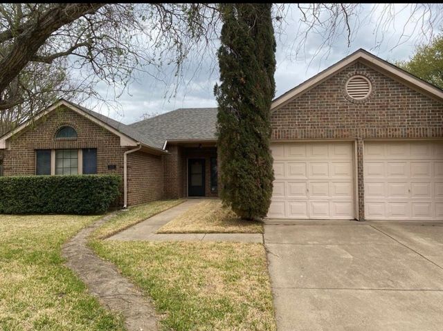 808 Bridgewater Lane, Mesquite, TX 75181