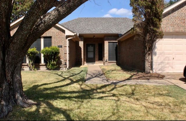808 Bridgewater Lane, Mesquite, TX 75181