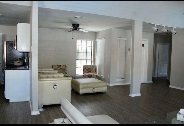 808 Bridgewater Lane, Mesquite, TX 75181