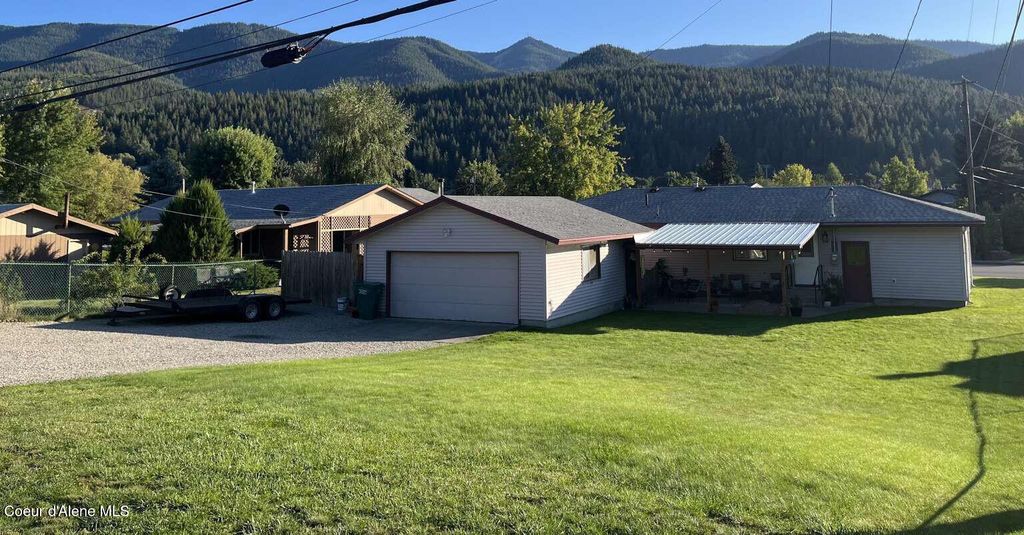 403 Emerald DR, Kellogg, ID 83837 photo 3