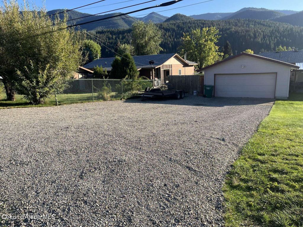 403 Emerald DR, Kellogg, ID 83837 photo 4