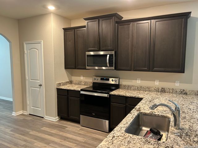 7970 Cactus Plum Dr, San Antonio, TX 78254