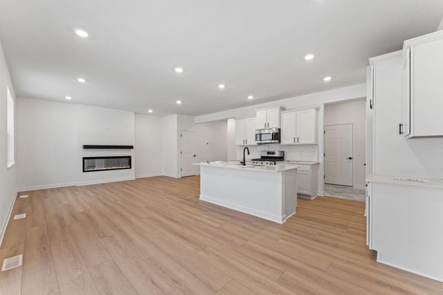 22385 Isla Way, Rogers, MN 55374