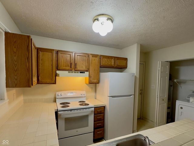 2702 E 56th Street, Indianapolis, IN 46220