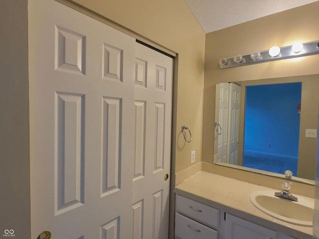 2702 E 56th Street, Indianapolis, IN 46220