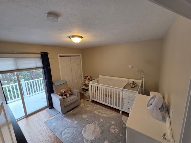 70 Londonderry Rd 70, Grafton, MA 01519