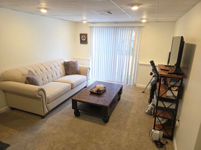 70 Londonderry Rd 70, Grafton, MA 01519