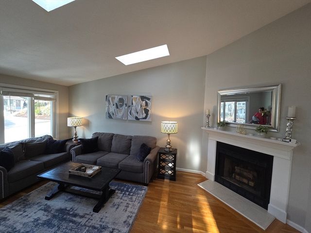 70 Londonderry Rd 70, Grafton, MA 01519