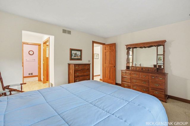 314 Foxcroft Circle, Holland, MI 49423