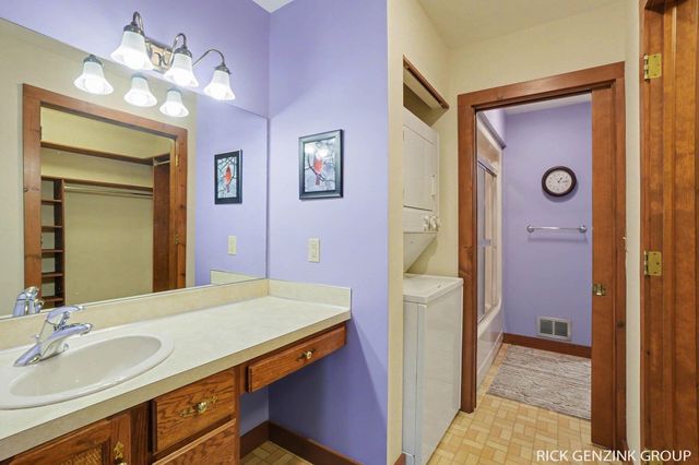 314 Foxcroft Circle, Holland, MI 49423