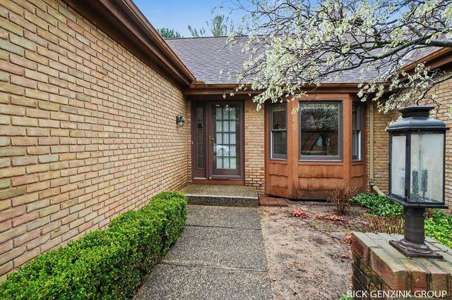 314 Foxcroft Circle, Holland, MI 49423