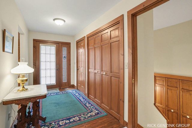 314 Foxcroft Circle, Holland, MI 49423