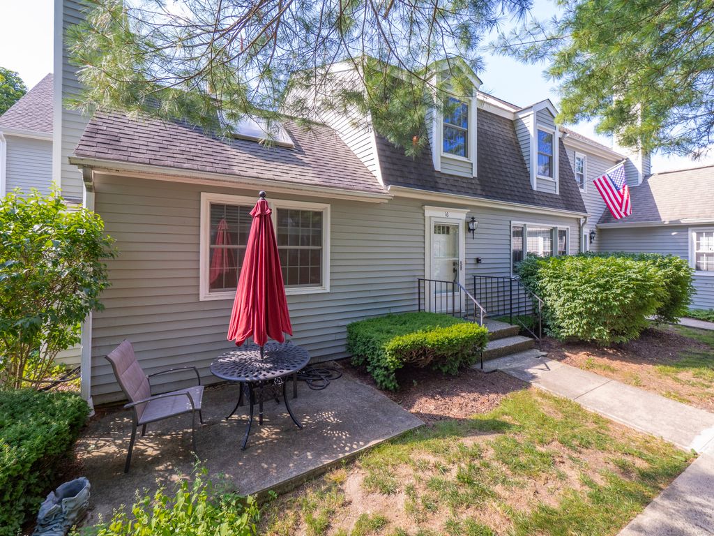 19 Prospect Ridge APT 16, Ridgefield, CT 06877