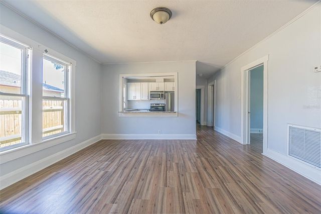 8311 N SEMMES STREET, Tampa, FL 33604