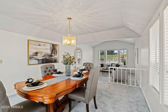 1217 N 22nd Ave, Yakima, WA 98902